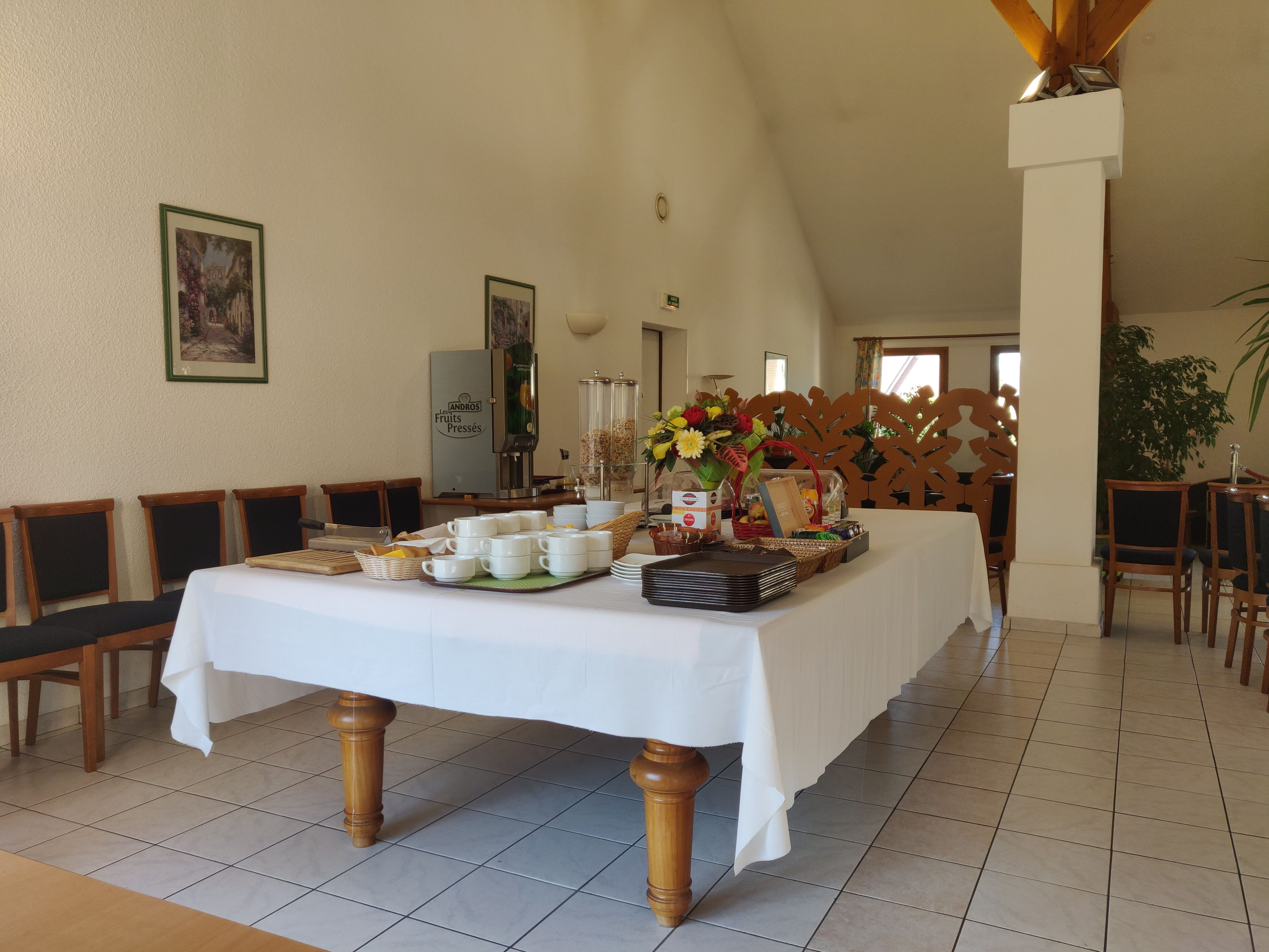 Logis Hôtel de l'Abbaye-餐饮