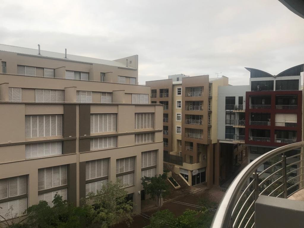 三城皇家棕榈港威酒店主图