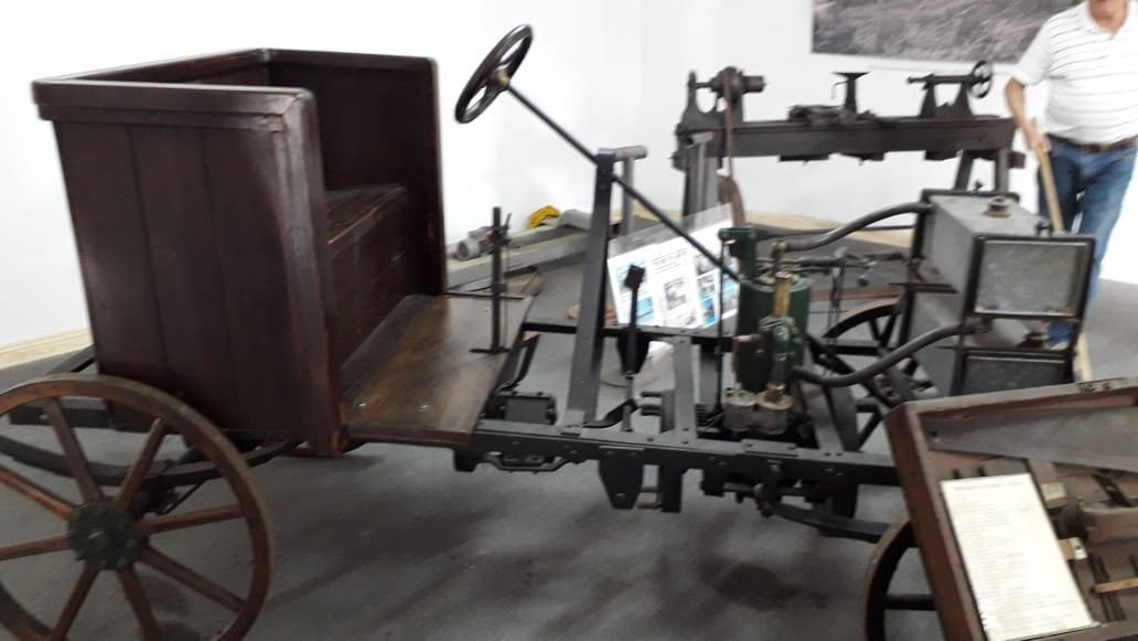 Museo del Automovil Manuel Iglesias景点图片