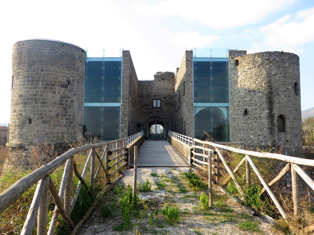 Castello Aragonese景点图片