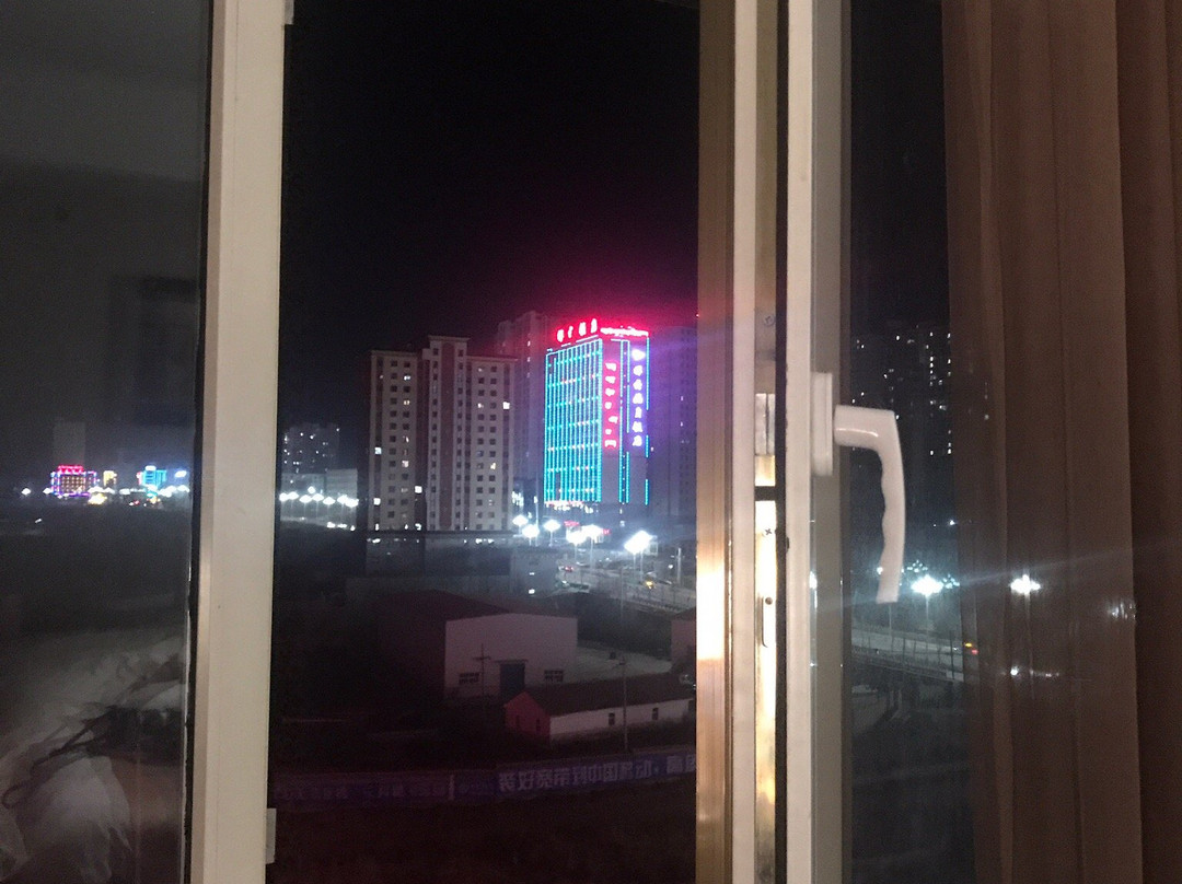 宏丰得大酒店主图