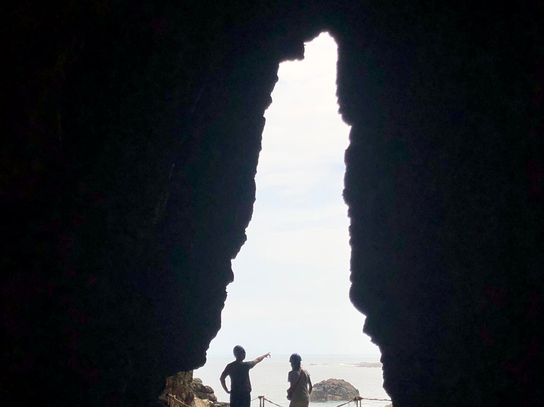 Cuevas de Anzota景点图片