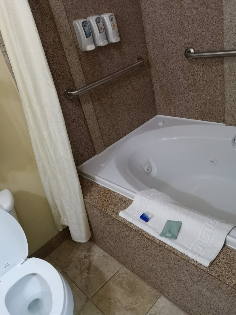 沃库拉贝斯特韦斯特优质套房酒店-浴室