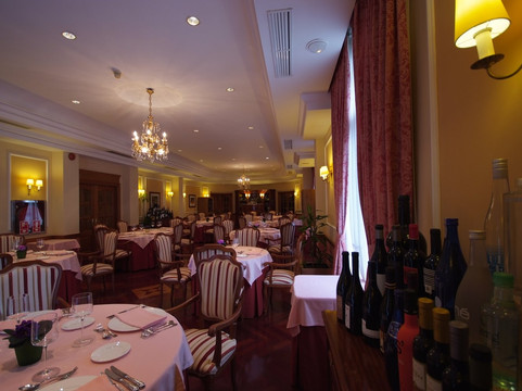 胡约拉酒店主图