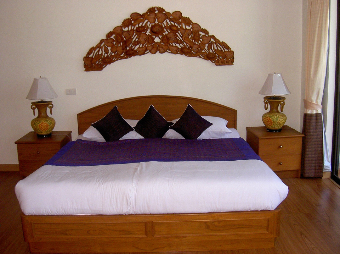 乃东海滩旅馆主图