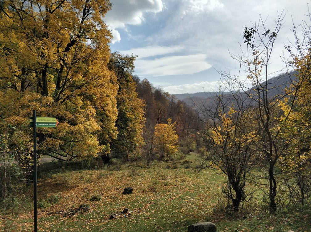 Jukhtakvank Monastery景点图片