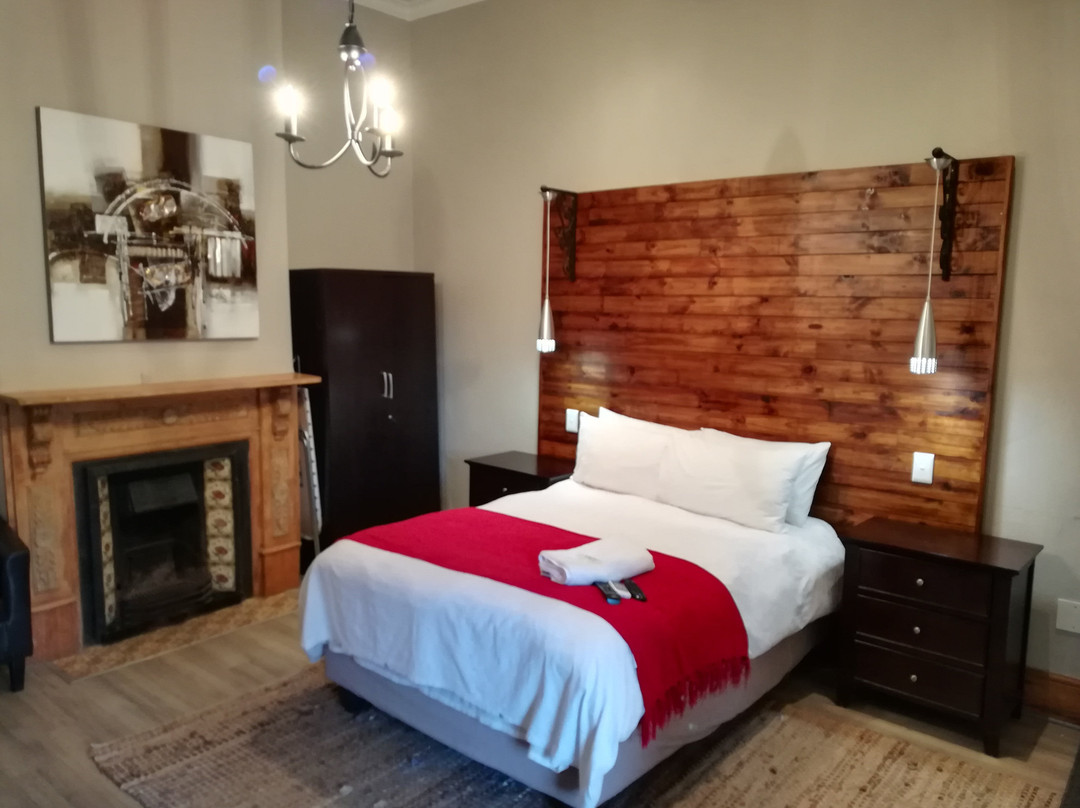 Tranquil House @ 851 College Avenue主图