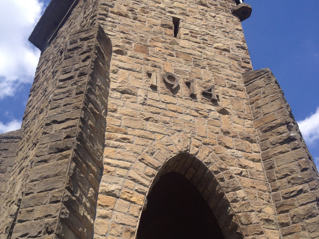 Aussichtsturm mit Kriegerdenkmal Igelskopf景点图片