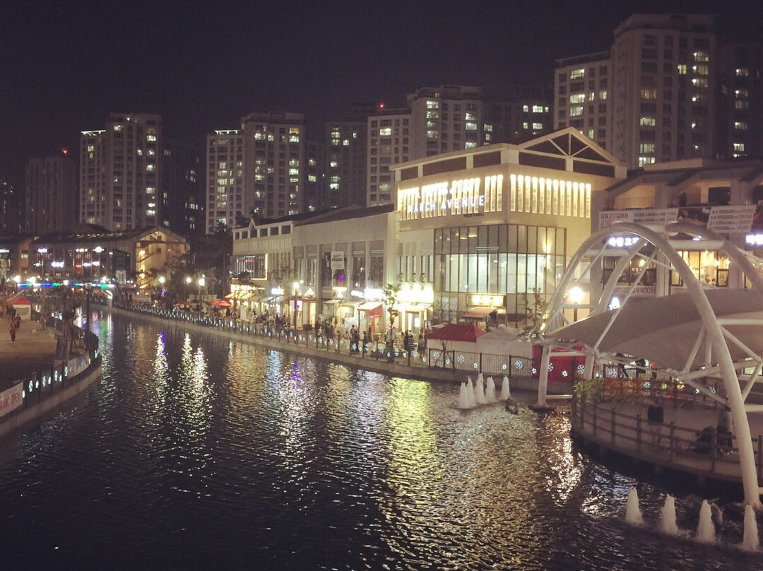 Laveniche March Avenue-金浦市必去景点