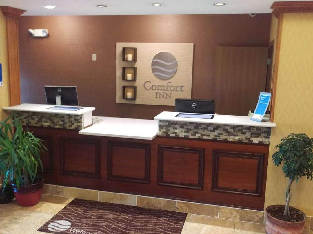 Comfort Inn Huntington主图