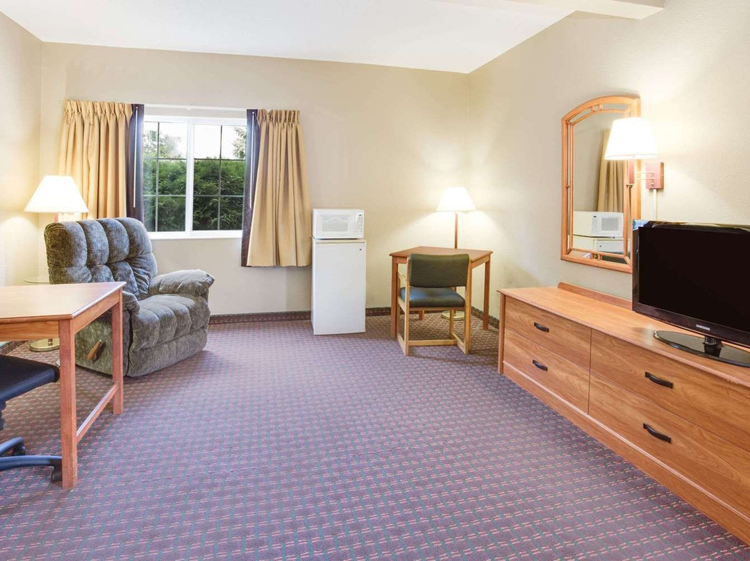 Super 8 by Wyndham Le Claire/Quad Cities主图