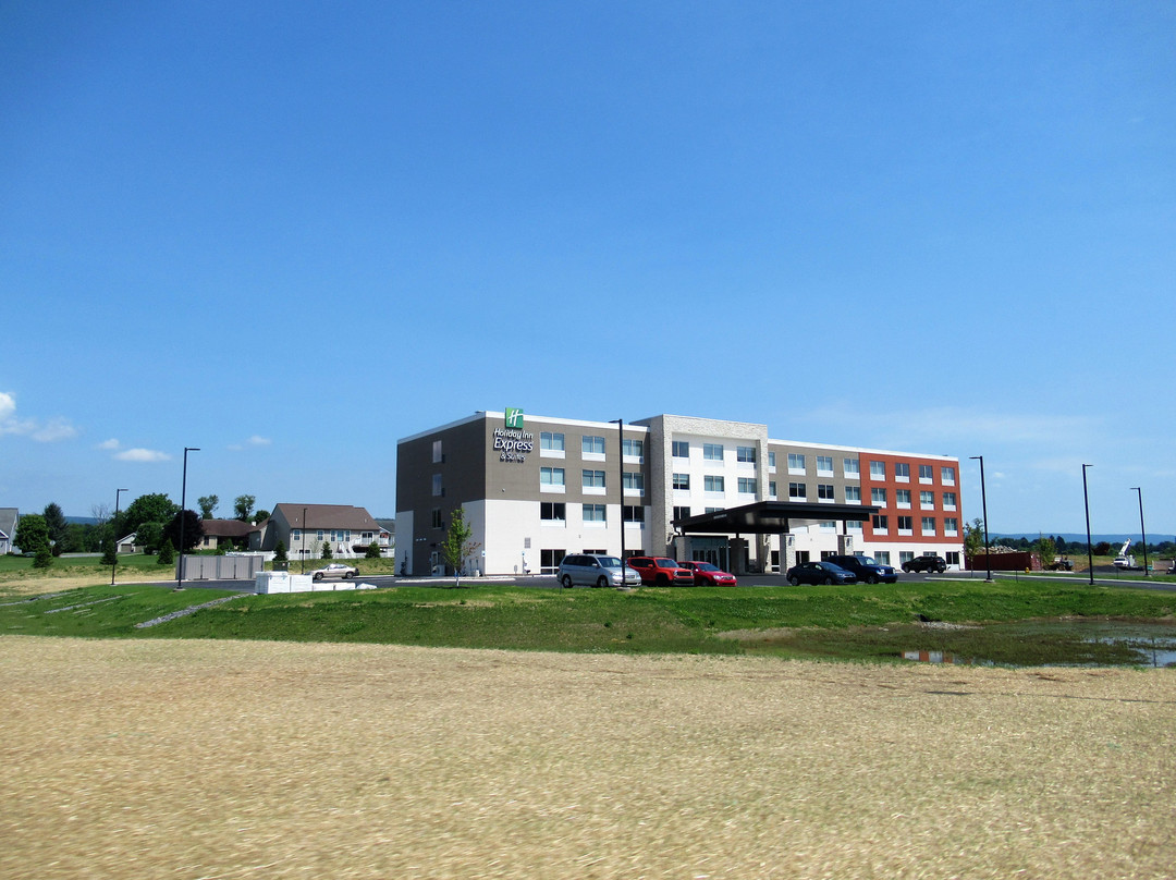 Holiday Inn Express & Suites Reedsville - State Coll Area by IHG主图