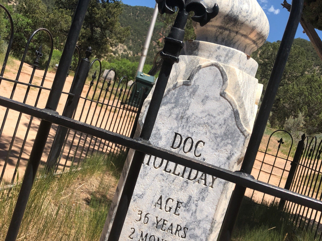 Linwood Cemetery-格伦伍德温泉必去景点