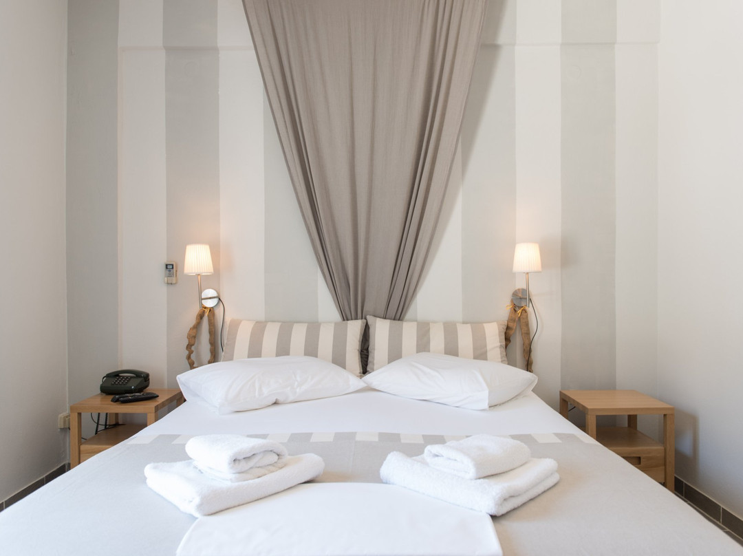 Aeolos Apartments主图