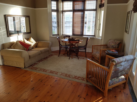 针叶树海滩楼酒店主图