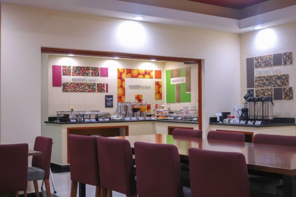 坦皮科多拉达区希尔顿欢朋酒店-官方