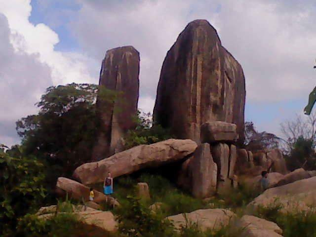 巨石场度假酒店主图