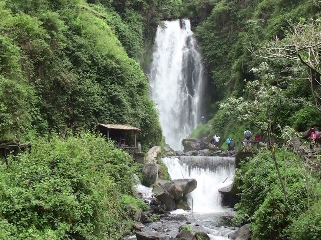 Cascada de  Peguche景点图片