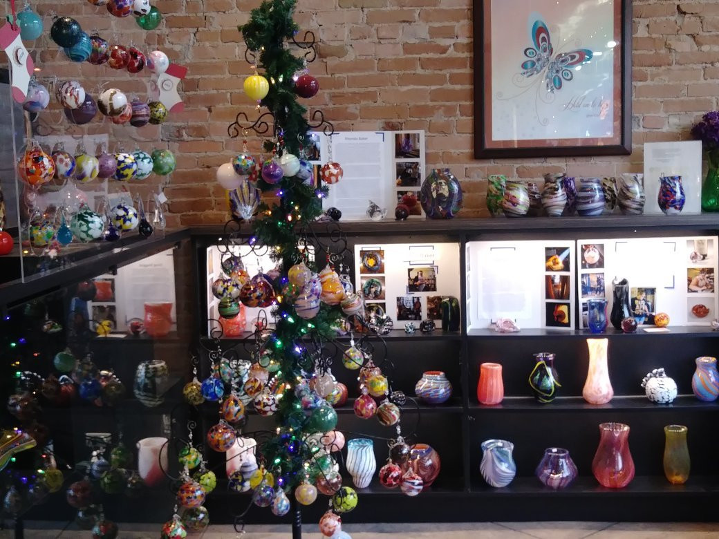 Fireworks Glass Studios景点图片
