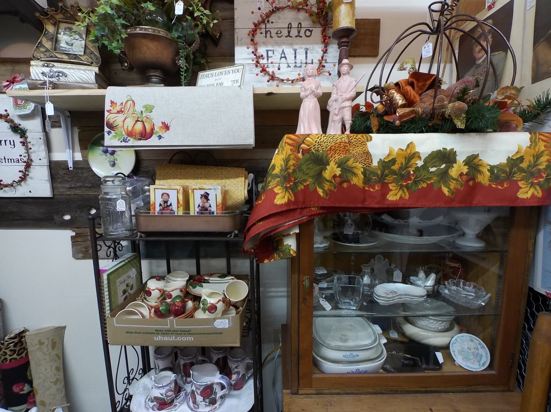 The Speckled Hen Antique & Flea Market景点图片
