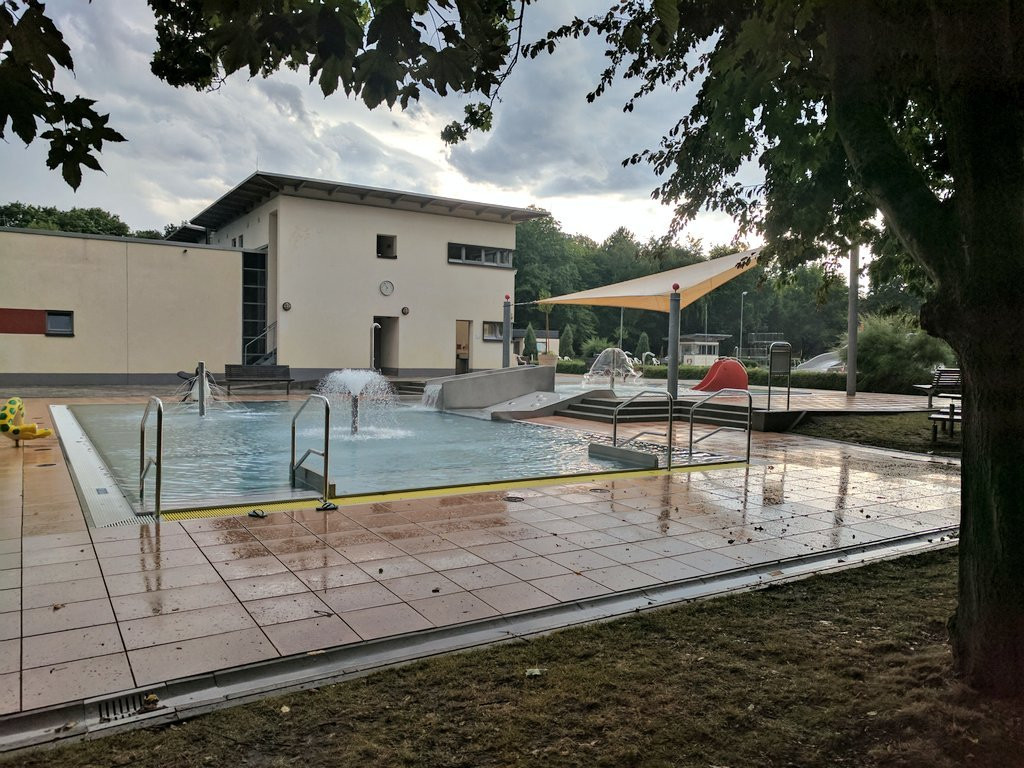 Parkbad Kriftel-Kriftel必去景点