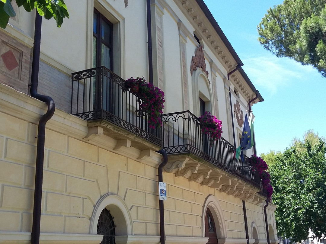 Villa Filiani-Pineto必去景点