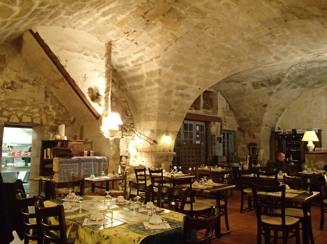 la cour pavée