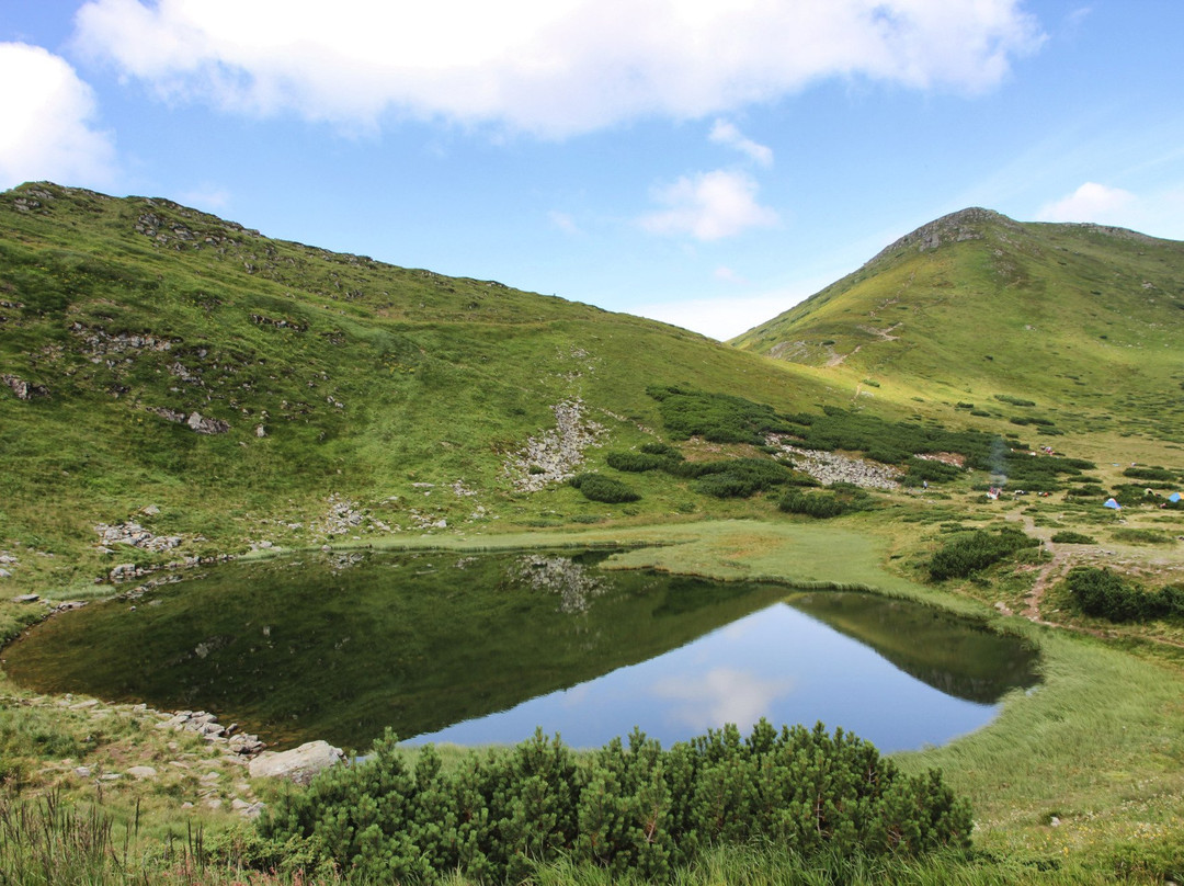 Rakhiv旅游景点-Lake Nesamovitoye