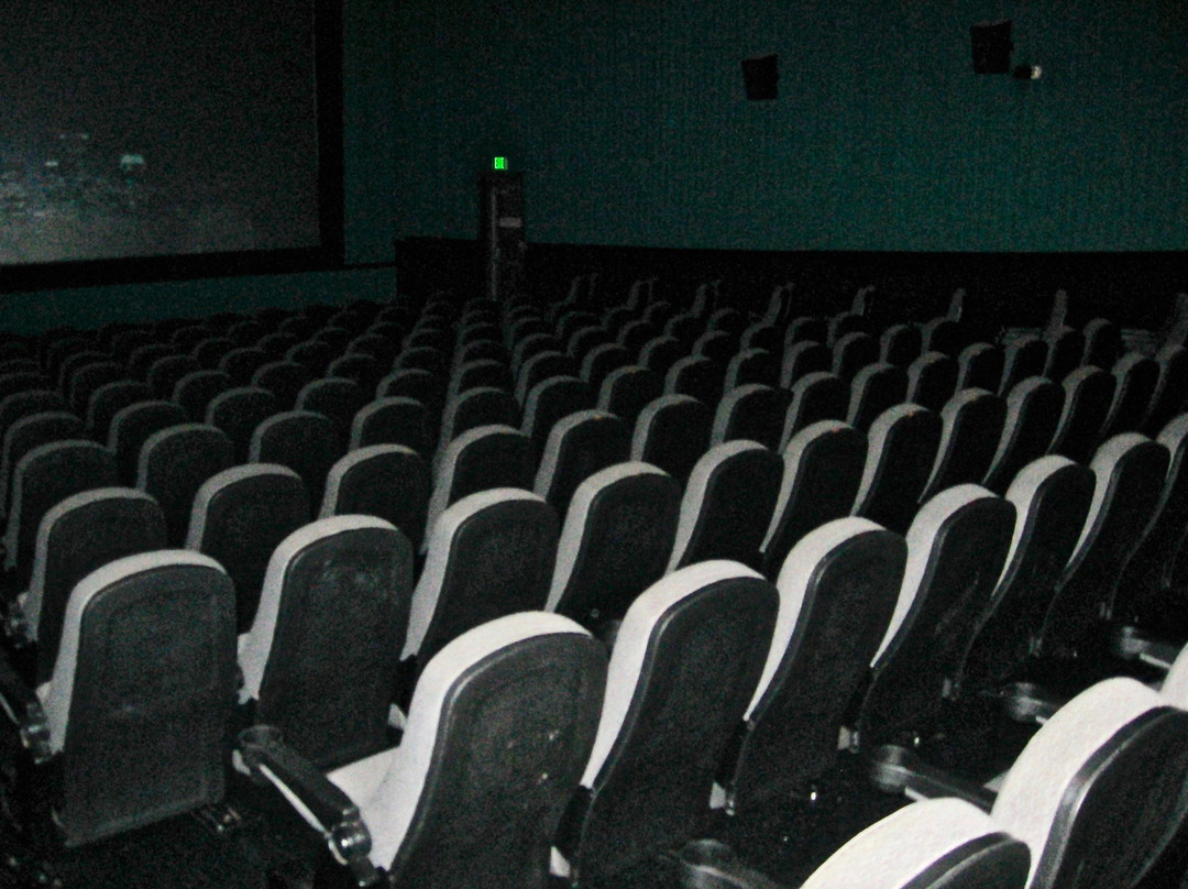 Regal Ua Cinema 90-Lake City必去景点