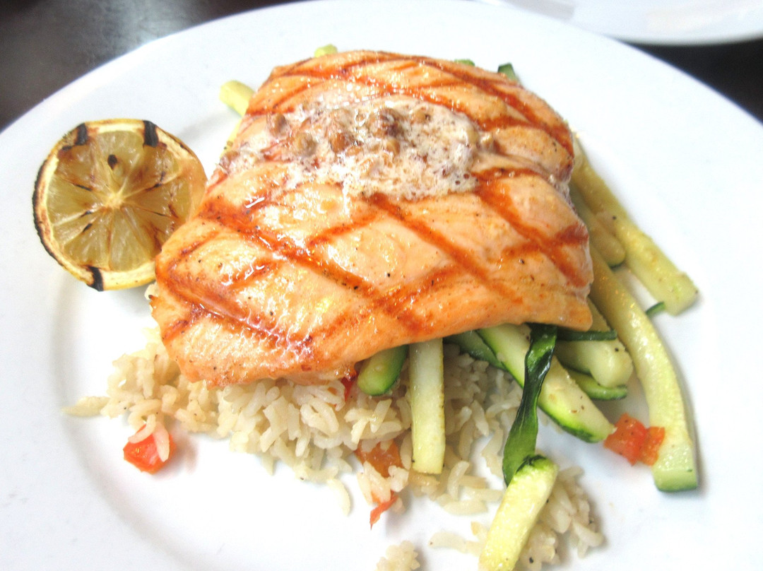 肯特餐馆和美食-Mama Stortini's Restaurant & Bar