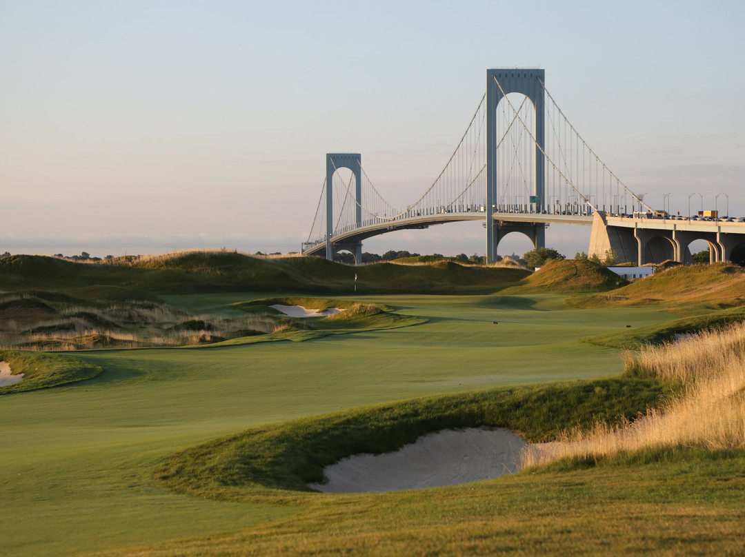 Trump Golf Links at  Ferry Point-布朗克斯必去景点