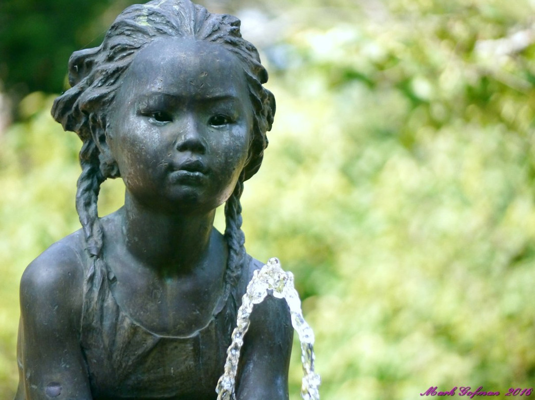 Fountain the Girl Ude With Fish景点图片