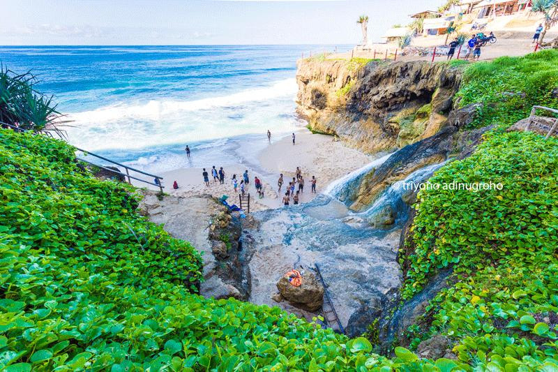 Pantai Banyu Tibo-Pacitan必去景点