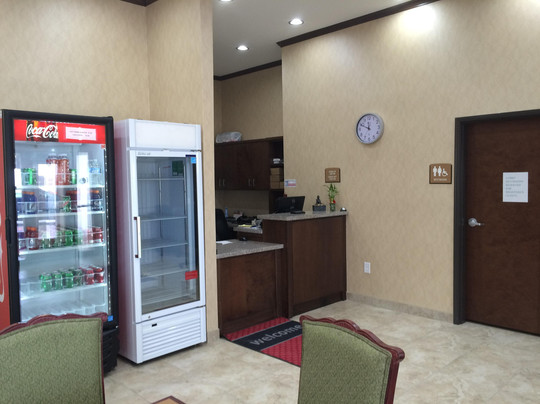 La Bonita Inn & Suites主图