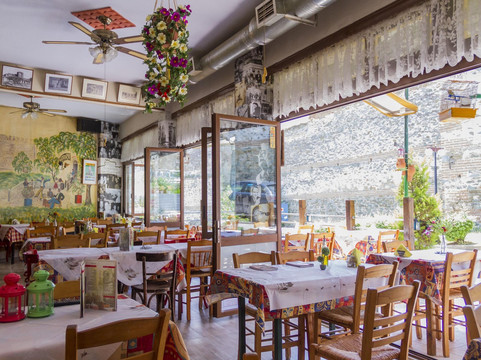 Agios Pavlos餐馆和美食-To Kastro