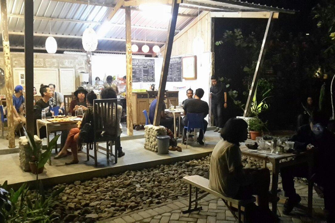 Sardonoharjo餐馆和美食-Kedai Koppi Bell