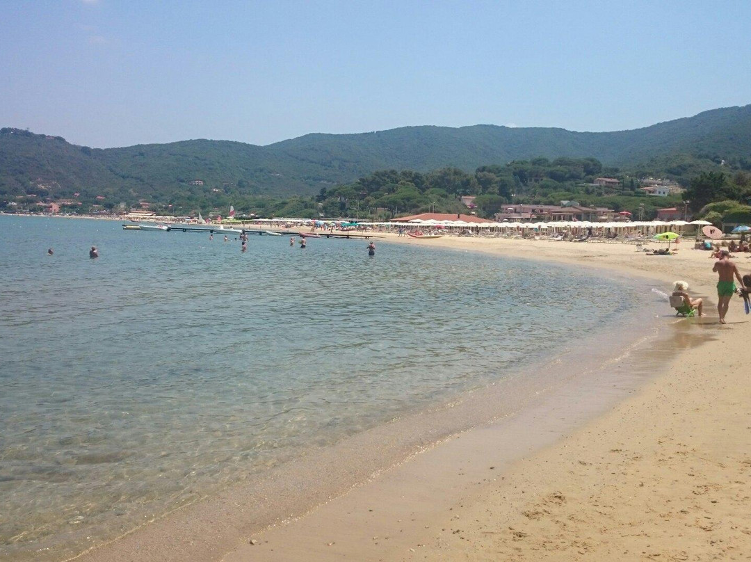 Procchio Beach景点图片