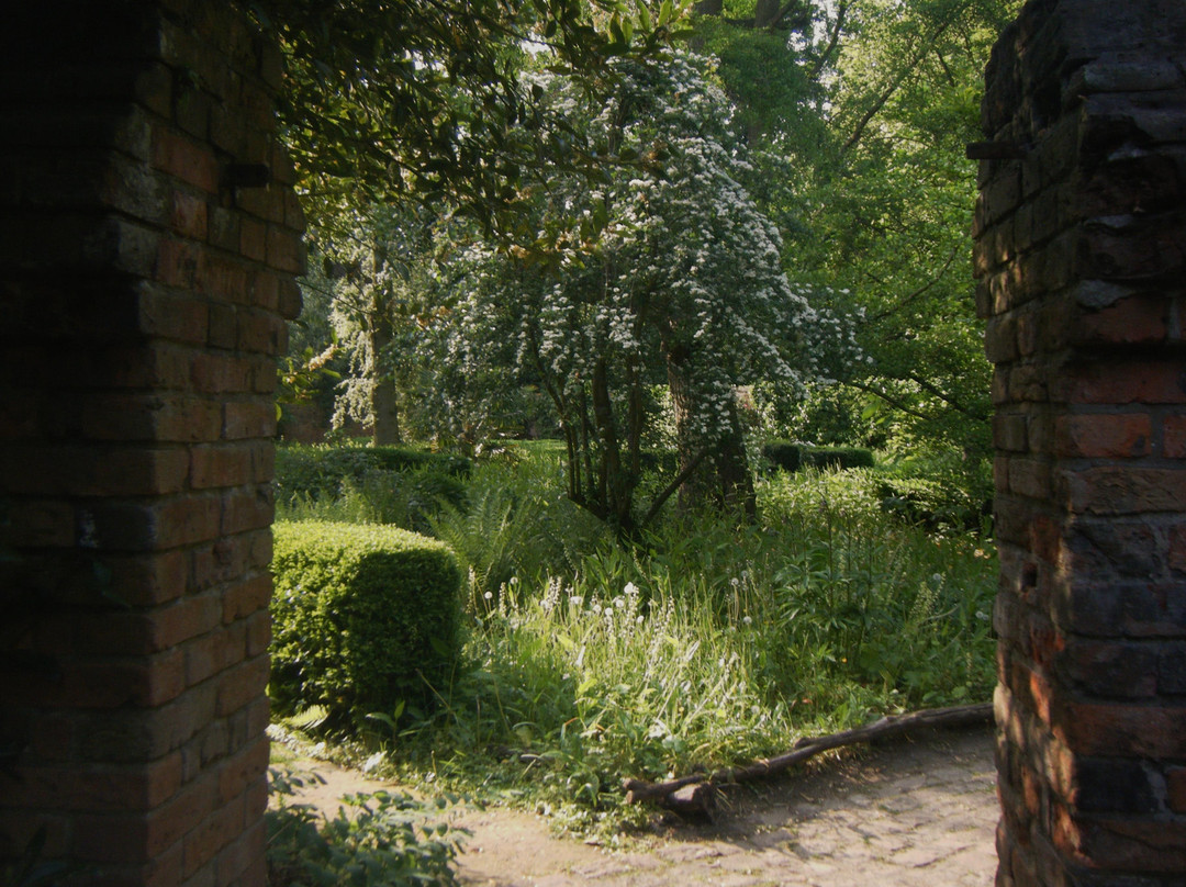 Warley Place Nature Reserve景点图片