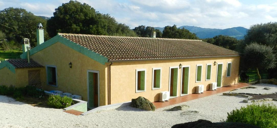Monti酒店住宿-Azienda Agrituristica Chicchiritanos
