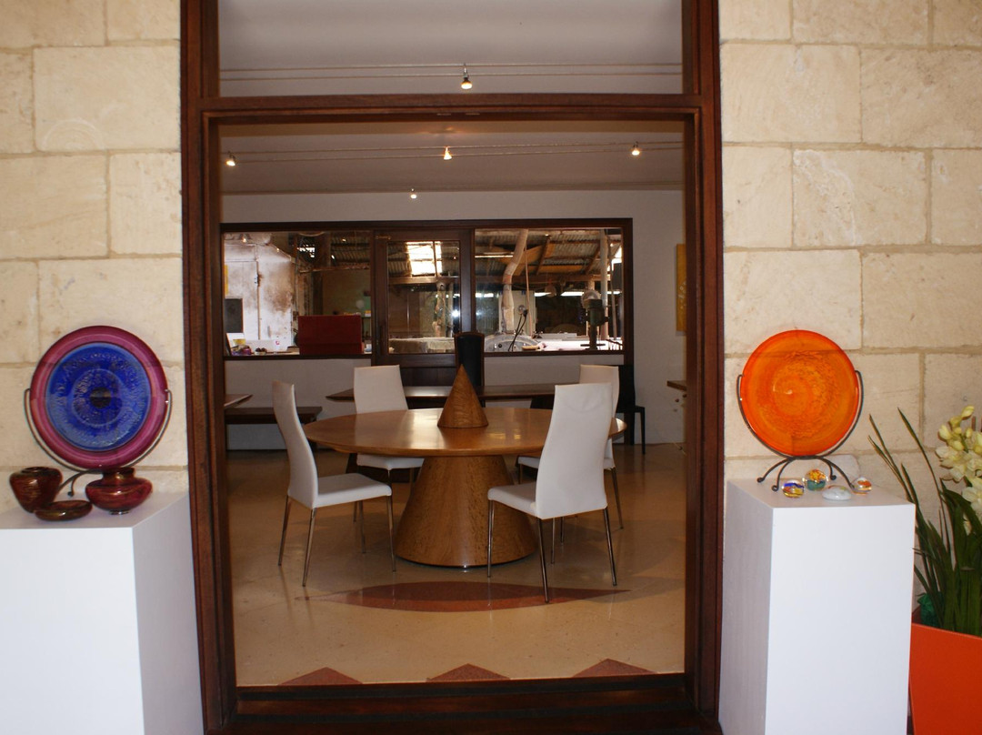 John Streater Fine Furniture Gallery-雅林角必去景点