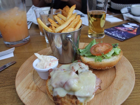 Duke of Cambridge主图