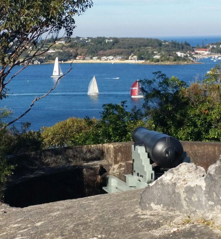 Walking Trail To Chowder Bay景点图片