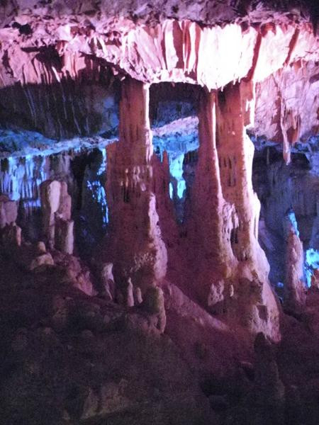 Sfentoni Cave景点图片