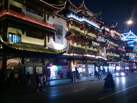 Untour上海美食游-上海市必去景点