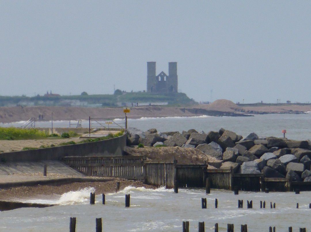 Reculver Towers and Roman Fort景点图片