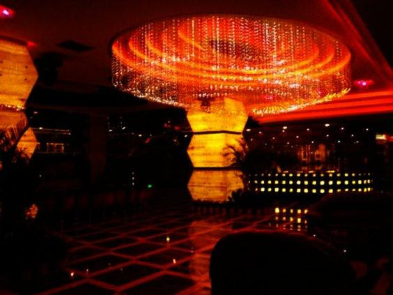 亚华大酒店主图