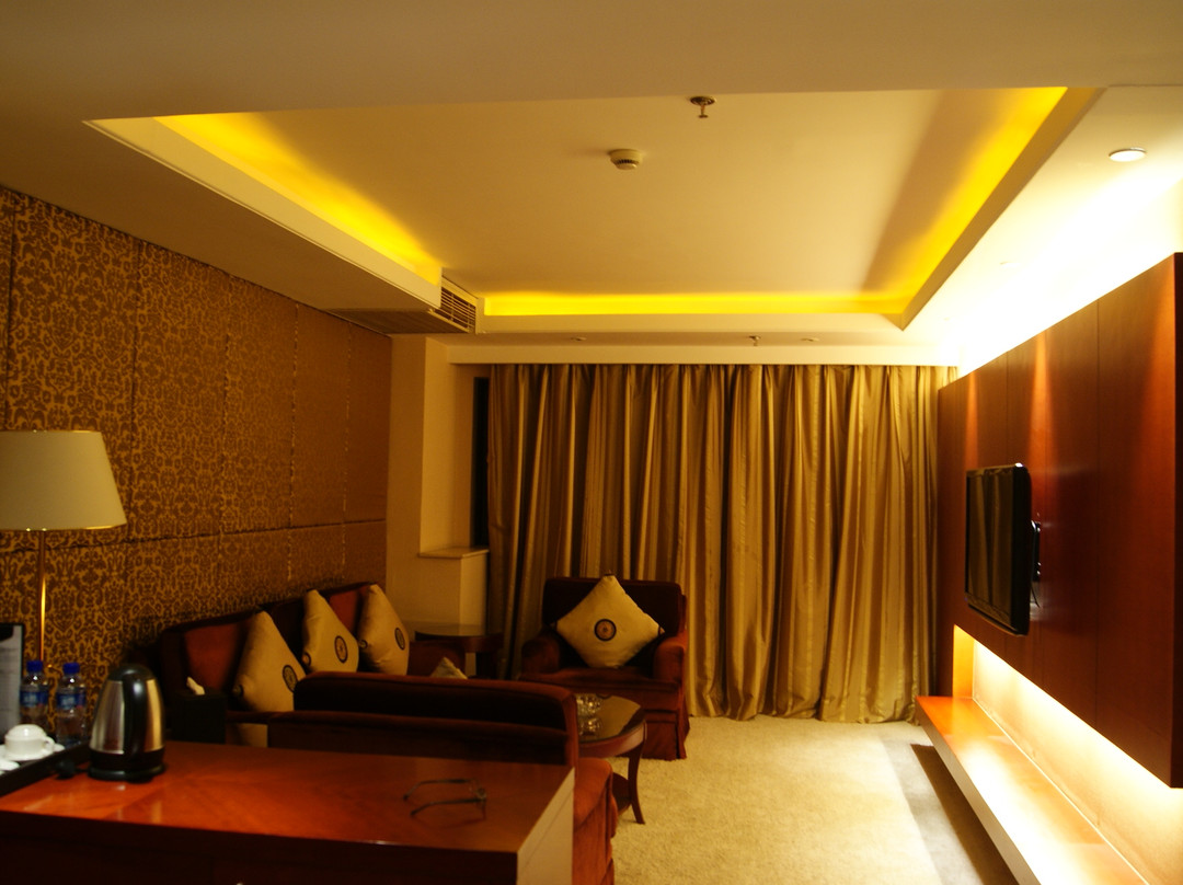 万和亚隆国际酒店主图