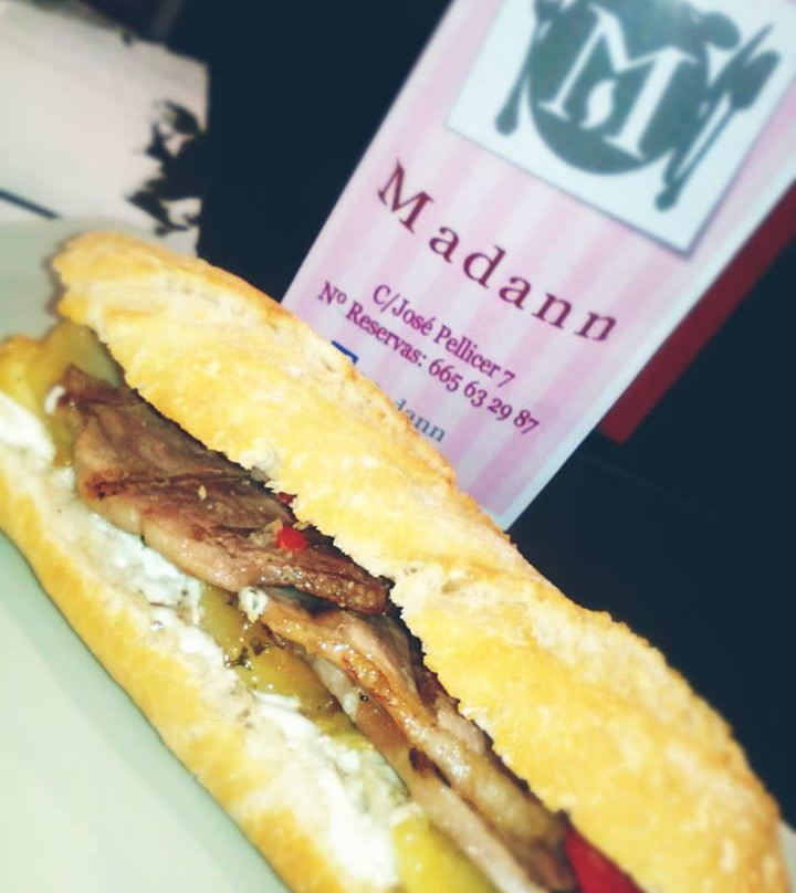 Cafe Bar Madann