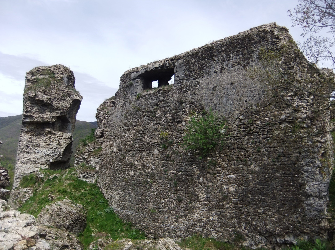 Castello dei Fieschi-Montoggio必去景点