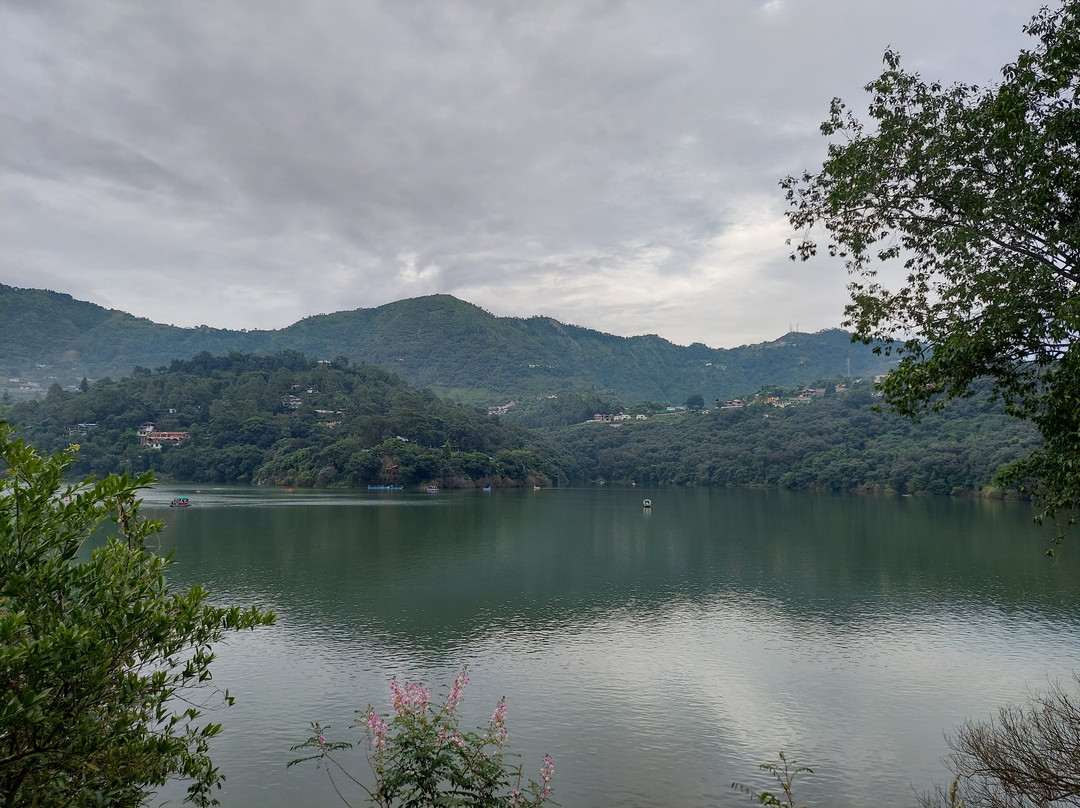 Naukuchiatal Lake景点图片